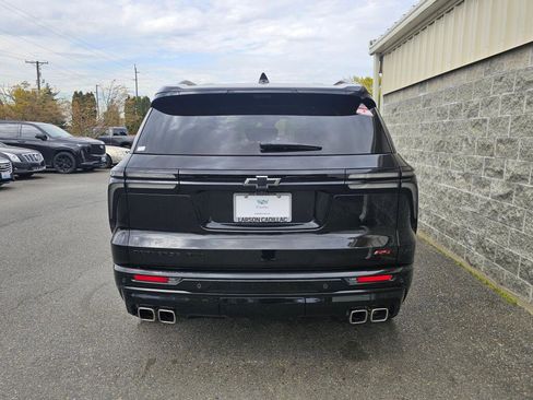 Used 2024 Chevrolet Traverse RS w/ LPO, Floor Liner Package image 5