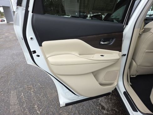 Used 2019 Nissan Murano Platinum image 41