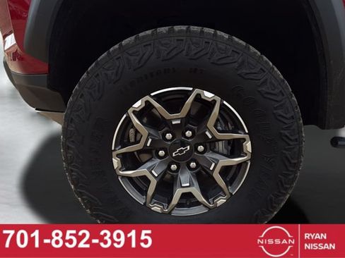 Used 2024 Chevrolet Colorado ZR2 w/ Technology Package AWD/4WD image 33