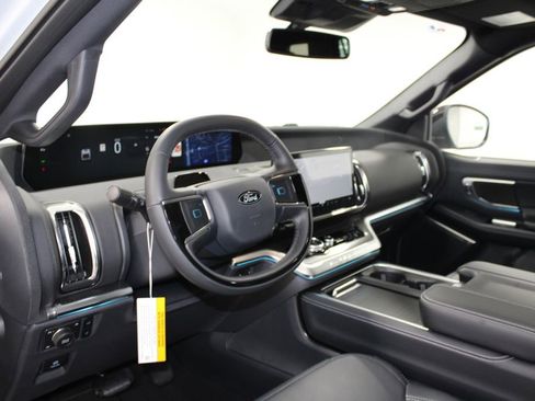 New 2025 Ford Expedition Platinum w/ Stealth Performance Package image 27