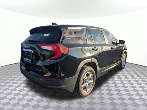 Used 2024 GMC Terrain SLE image 3