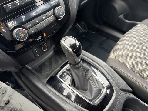 Used 2017 Nissan Rogue Sport SV image 18