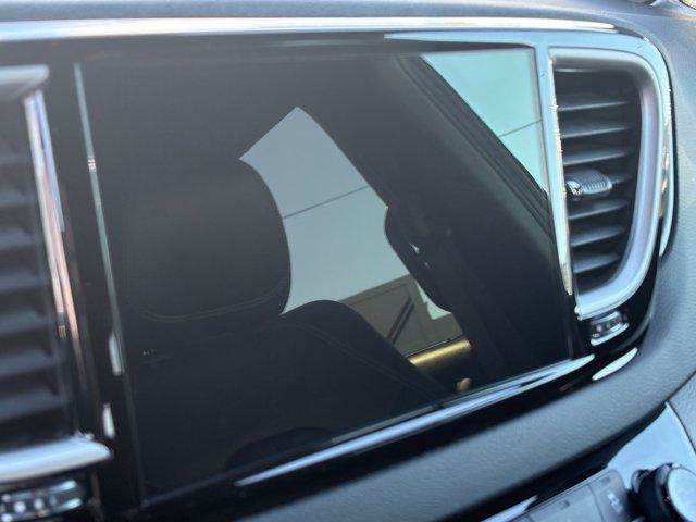 Used 2025 Chrysler Pacifica Select FWD image 27