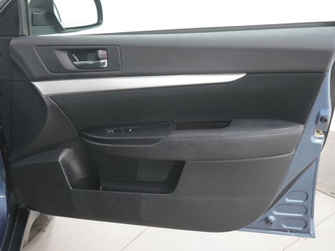 Used 2013 Subaru Outback 2.5i Premium AWD/4WD image 11