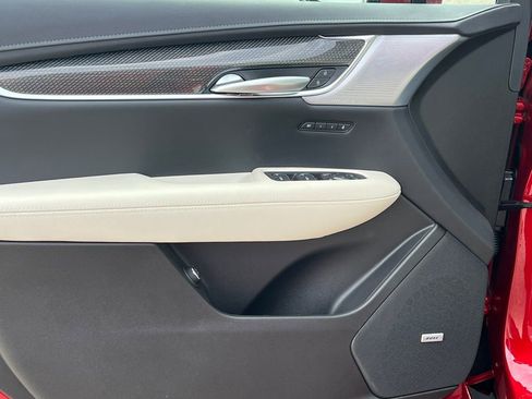 New 2026 Cadillac XT5 Sportv w/ LPO, Floor Liner Package image 14