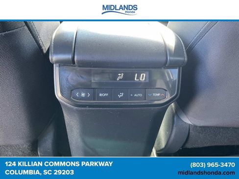 Used 2023 Toyota Highlander L FWD image 12