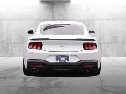 Used 2025 Ford Mustang Coupe RWD image 6