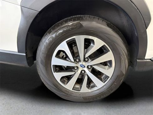Used 2023 Subaru Outback Premium image 40