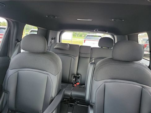 New 2027 Kia Telluride S w/ Towing Package FWD image 23