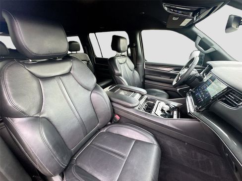 Used 2022 Jeep Wagoneer Series I image 30