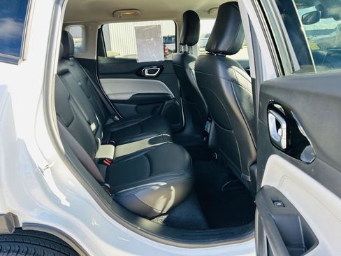 Used 2022 Jeep Compass Limited image 27