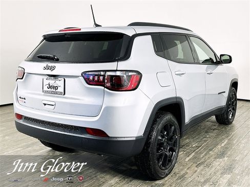 New 2026 Jeep Compass Latitude image 8
