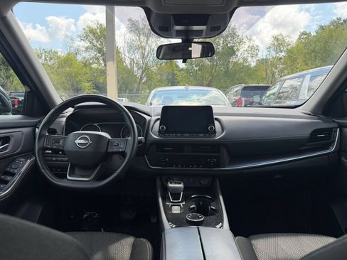 Used 2025 Nissan Rogue SV AWD/4WD image 35