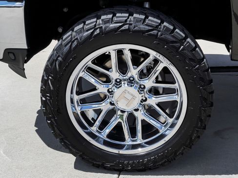 Used 2020 Chevrolet Silverado 3500 LTZ w/ LTZ Premium Package AWD/4WD image 12