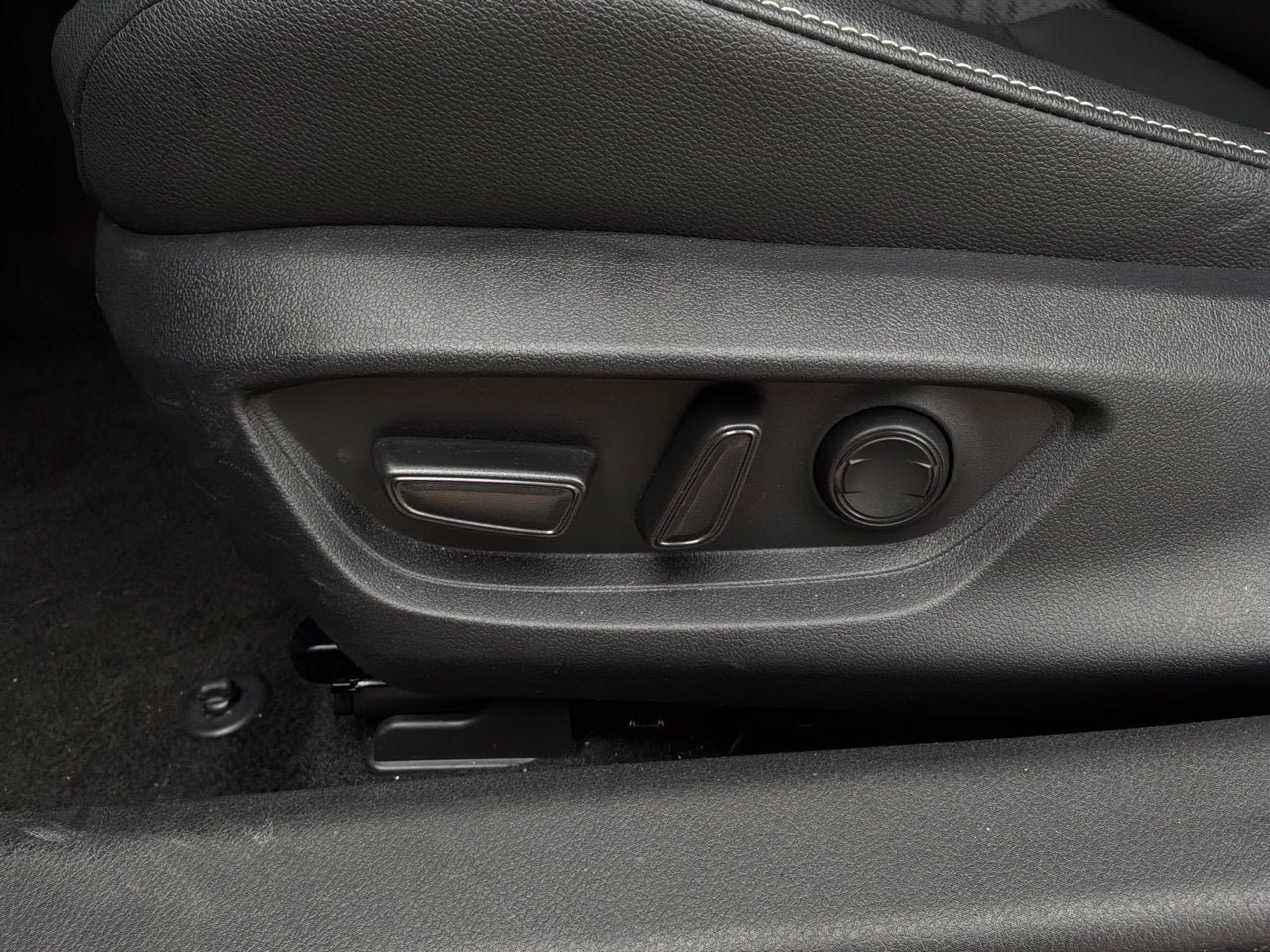 Used 2026 Toyota Camry SE FWD image 11