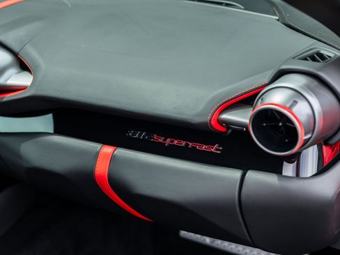 Used 2019 Ferrari 812 Superfast RWD image 38