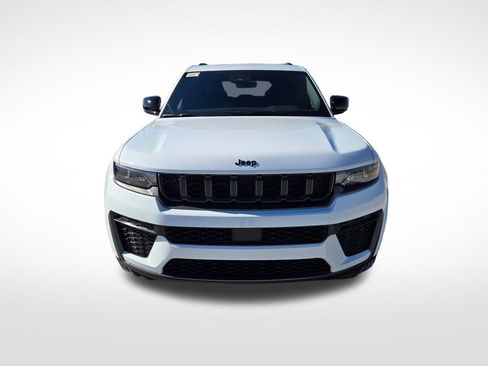 New 2026 Jeep Grand Cherokee Altitude AWD/4WD image 8