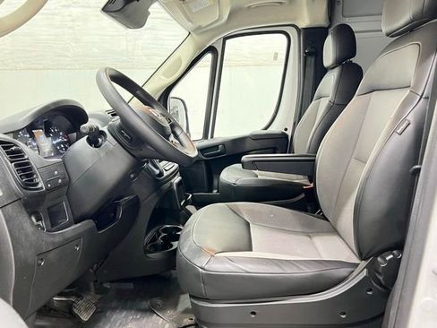 Used 2025 RAM ProMaster 2500 w/ Convenience Group FWD image 11