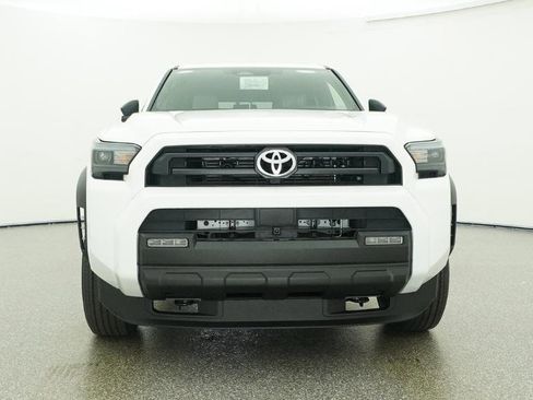New 2026 Toyota 4Runner SR5 AWD/4WD image 3