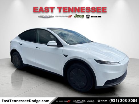 Used 2026 Tesla Model Y 2WD image 1
