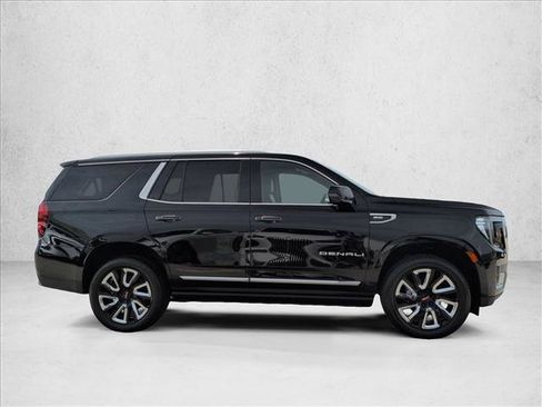 Used 2021 GMC Yukon Denali w/ Denali Premium Package AWD/4WD image 4