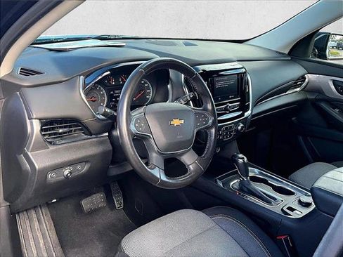Used 2020 Chevrolet Traverse LT image 14