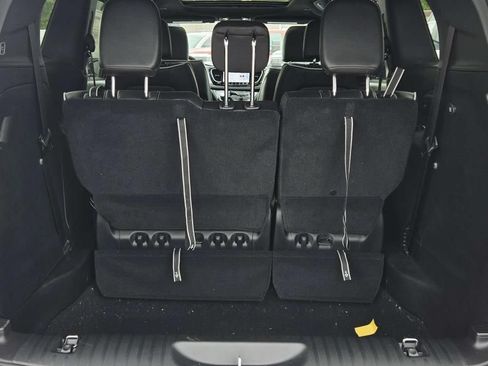 New 2026 Chrysler Pacifica Limited w/ S Appearance Package FWD image 17