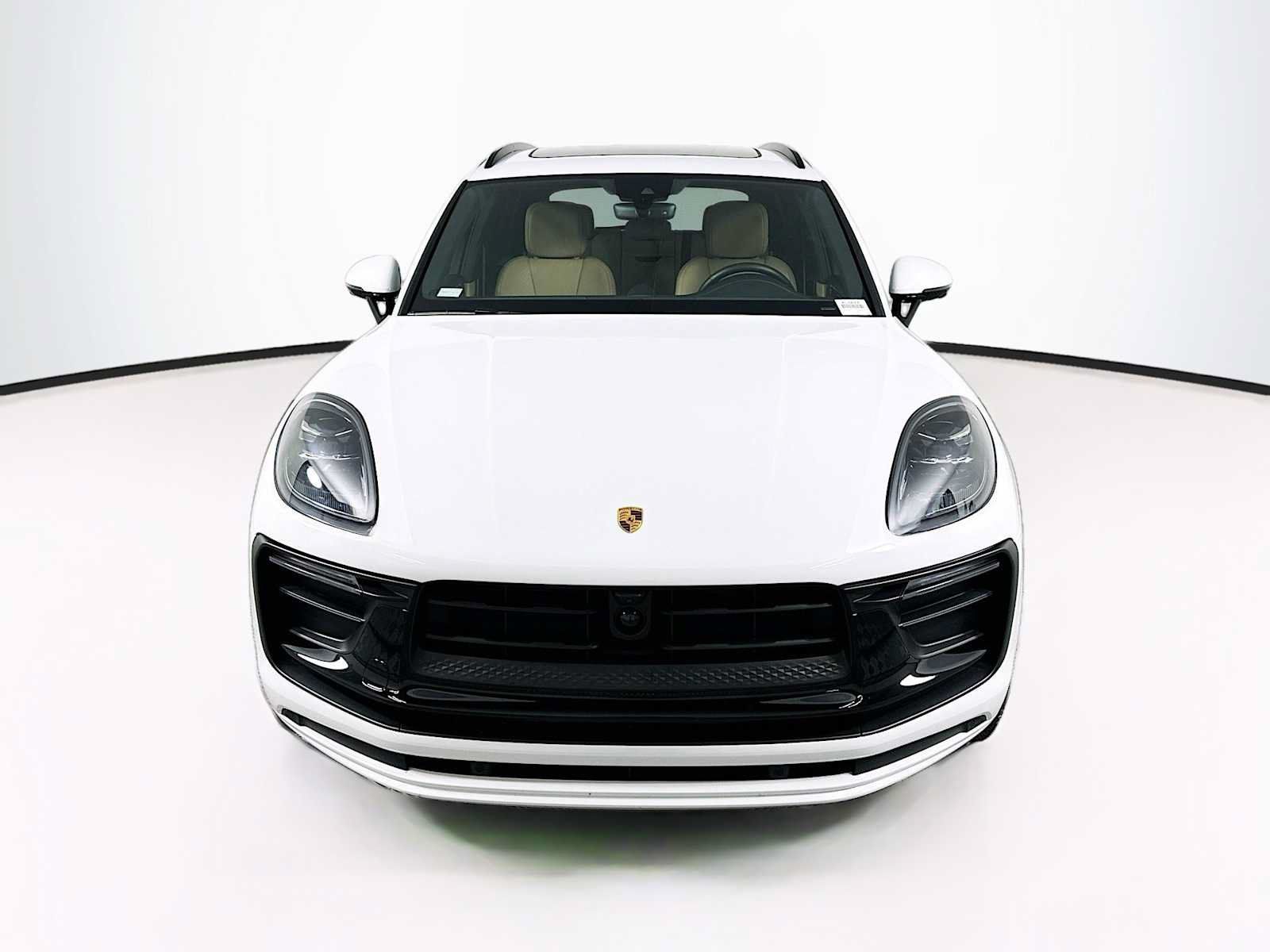 Certified 2026 Porsche Macan AWD/4WD image 6