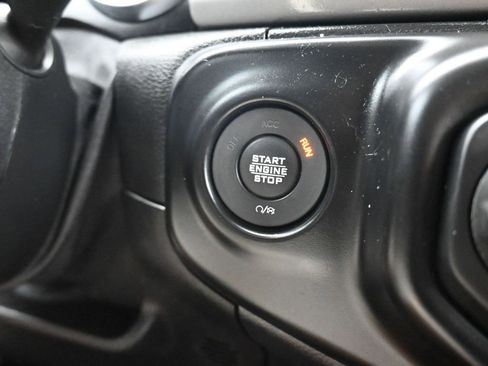 Used 2020 Jeep Wrangler Sport image 19