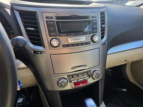 Used 2013 Subaru Outback 2.5i Premium w/ All-Weather Pkg image 60