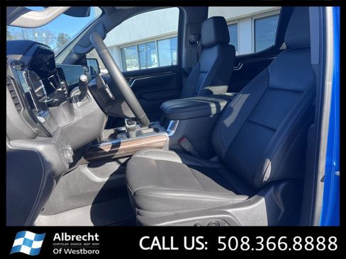 Used 2025 Chevrolet Silverado 1500 LT Trail Boss w/ Convenience Package II image 11