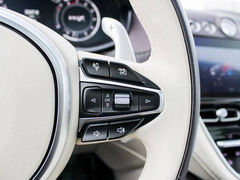 Used 2023 Aston Martin DBX AWD/4WD image 13
