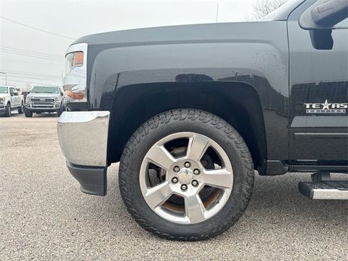 Used 2017 Chevrolet Silverado 1500 LT w/ Texas Edition image 23