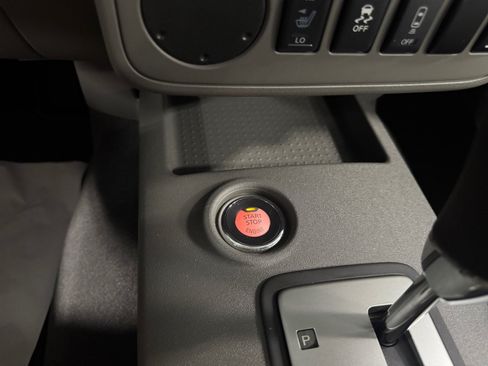 Used 2020 Nissan Frontier SV RWD image 30