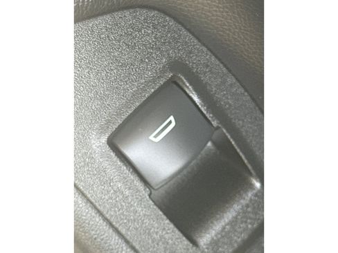 Used 2023 Chevrolet Equinox LT image 30