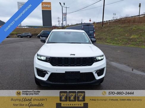 Certified 2023 Jeep Grand Cherokee Limited w/ Black Appearance Package image 3