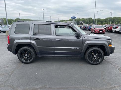 Used 2017 Jeep Patriot Latitude AWD/4WD image 6