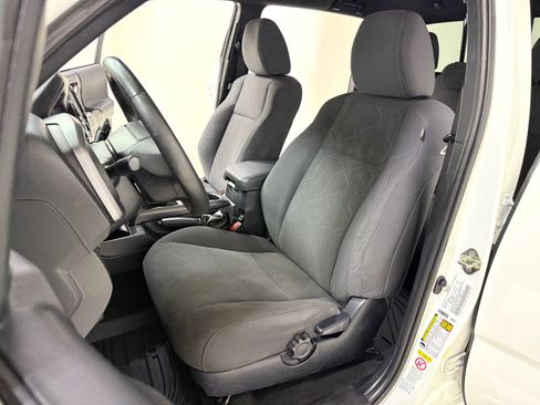 Used 2019 Toyota Tacoma TRD Sport image 28