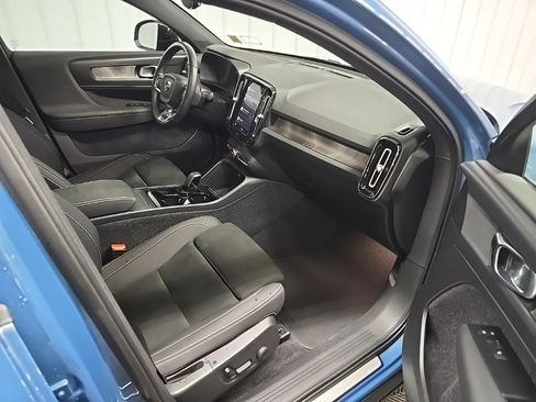 Used 2023 Volvo C40 P8 Recharge Plus image 16