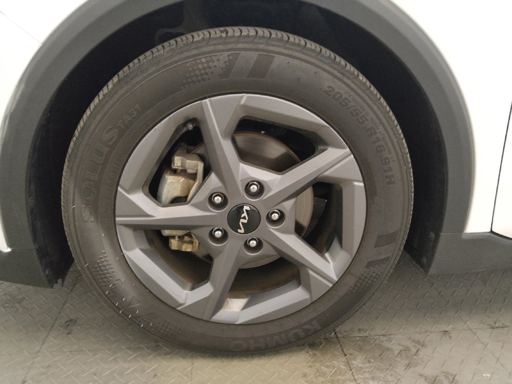 Used 2025 Kia K4 FWD image 31