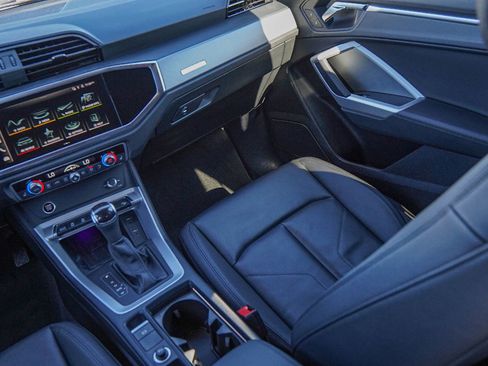 Certified 2025 Audi Q3 2.0T Premium Plus w/ Premium Plus Package image 27