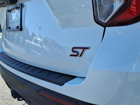 Used 2022 Ford Explorer ST w/ Equipment Group 401A image 7