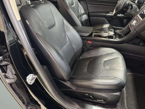 Used 2017 Ford Fusion Titanium AWD/4WD image 26