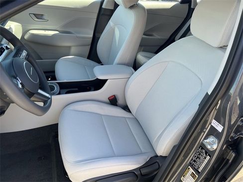 New 2026 Hyundai Kona SE image 18