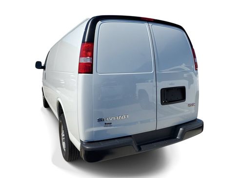 New 2026 GMC Savana 2500 Extended RWD image 4