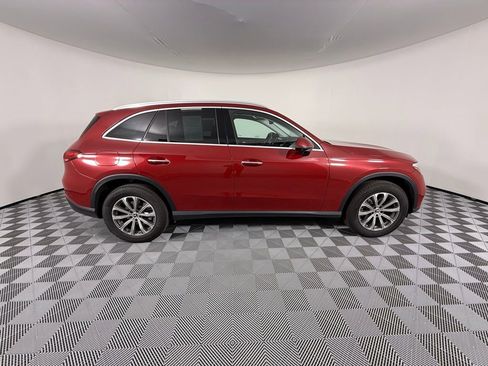 Used 2024 Mercedes-Benz GLC 300 4MATIC image 9