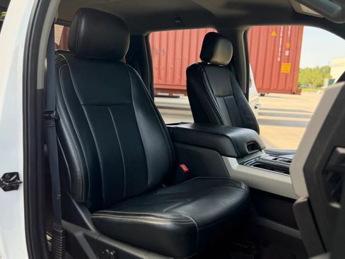 Used 2019 Ford F150 Lariat w/ Equipment Group 502A Luxury AWD/4WD image 27