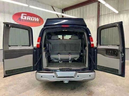 Used 2017 Chevrolet Express 2500 image 44