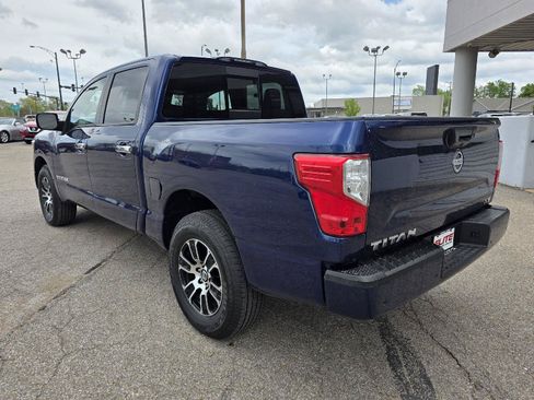 Used 2021 Nissan Titan SV AWD/4WD image 7