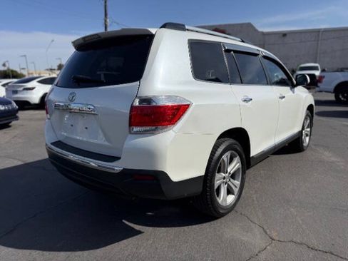 Used 2012 Toyota Highlander Limited w/ Tow Pkg FWD image 3